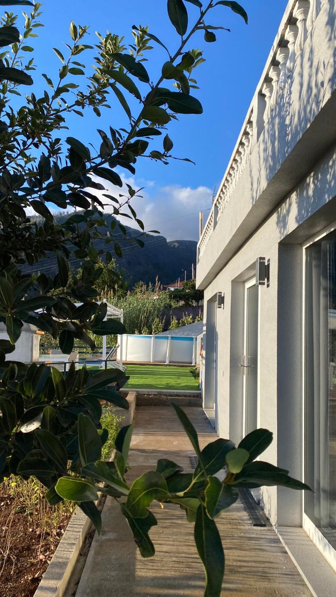 Studio Geek Villa - Open Space - 5M From 5 Top Attractions - Pool All Year Round, Dining Pergola, Barbecue - Funchal Matrix Holiday Home Eksteriør billede